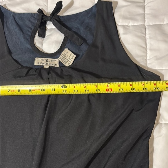 Black Sleeveless Romper with Fitted Waist and Pockets - L - Picture 4 of 9